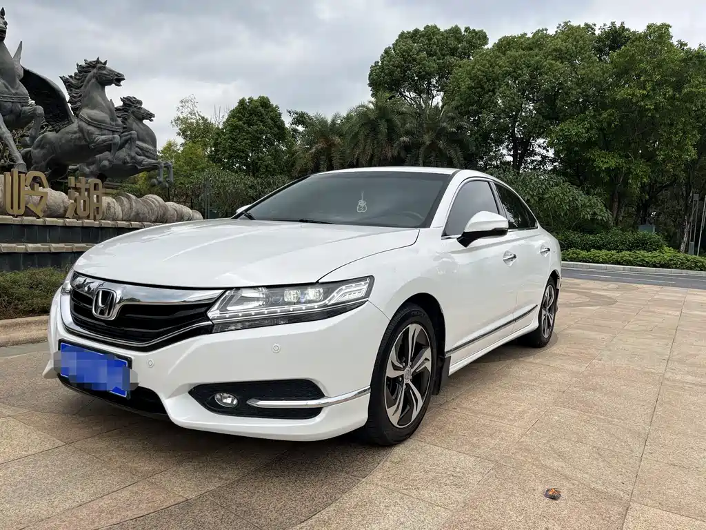 Honda Spirior 2016 — фото 1