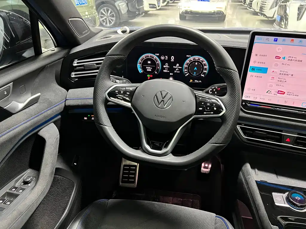 Volkswagen Tiguan L 2024 — фото 13
