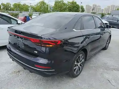 Geely Emgrand 2023