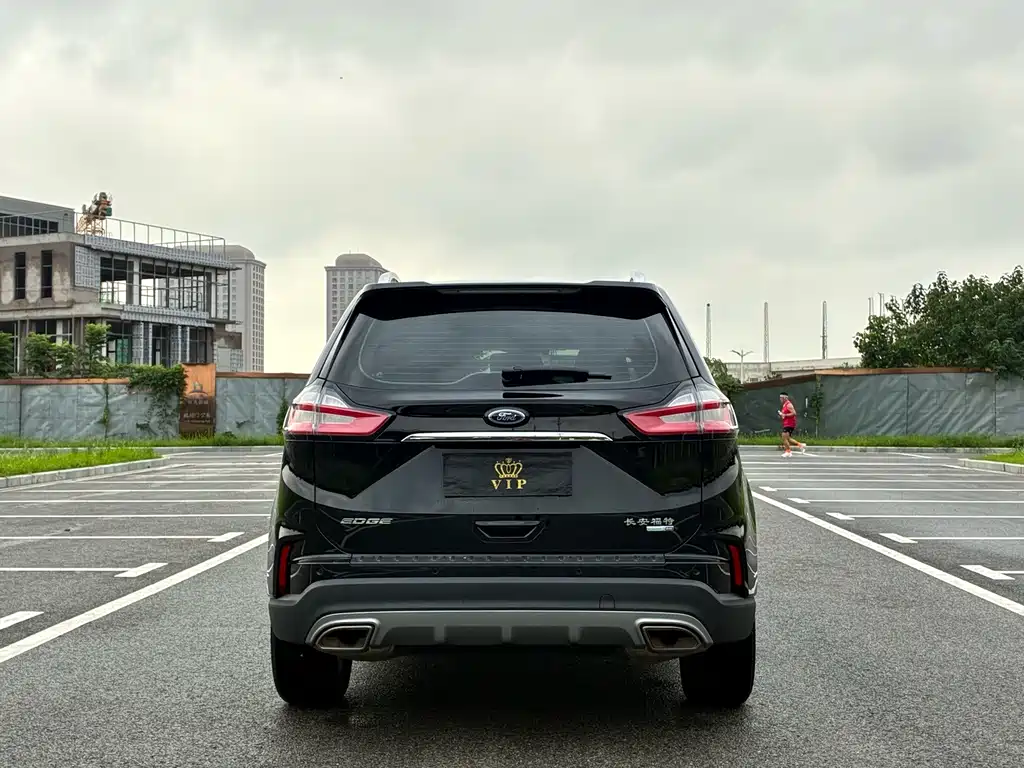 Ford Edge 2020 — фото 6