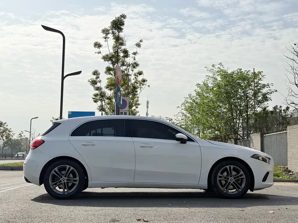 Mercedes-Benz A-Class 2019 — фото 24