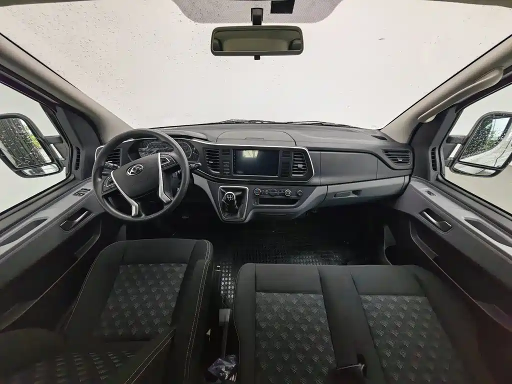 Maxus V80 2025