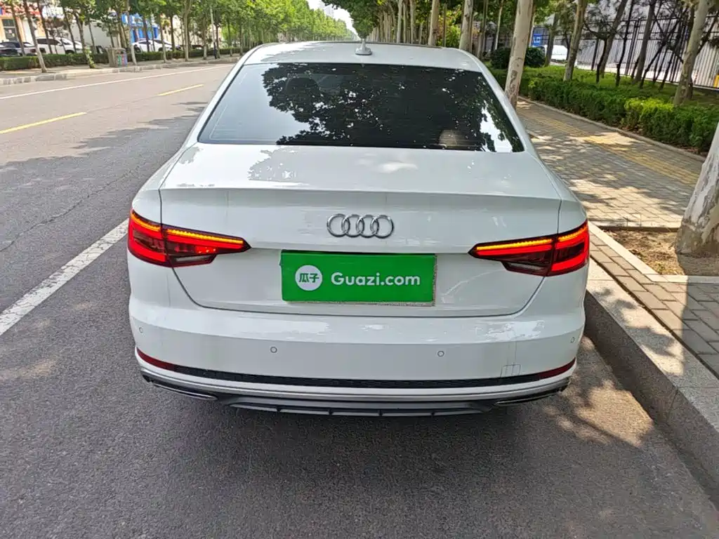 Audi A4L 2019