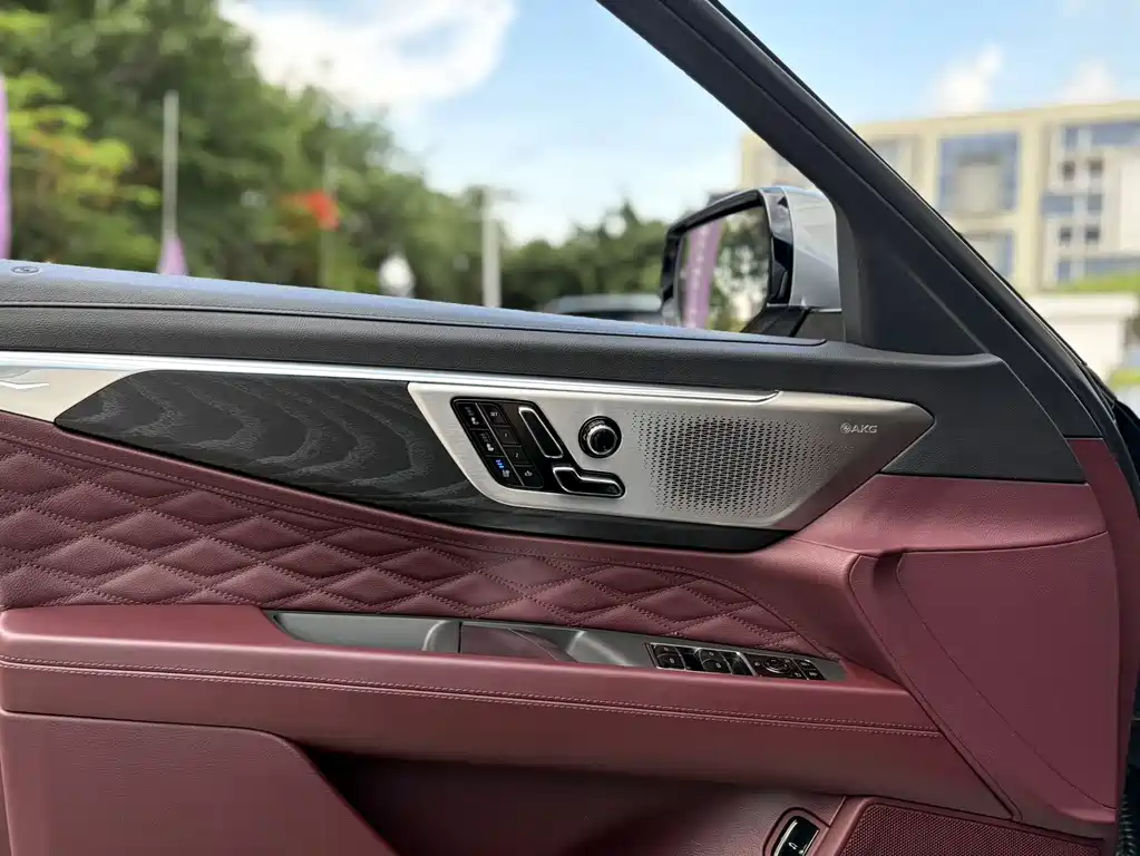 Cadillac CT6 2023 — фото 11
