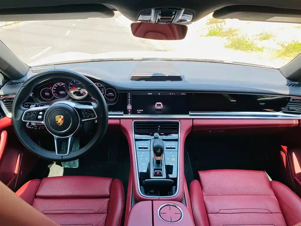 Porsche Panamera 2019 — фото 20