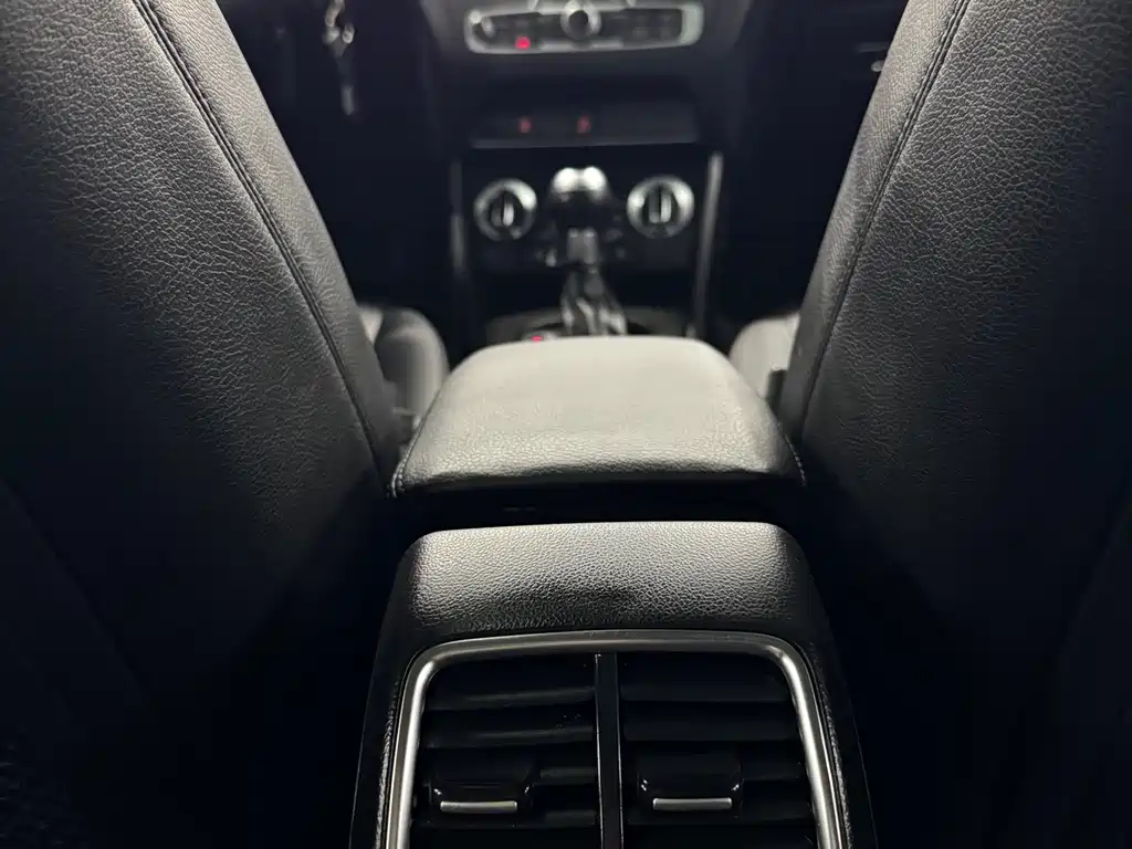 Audi Q3 2014 — фото 11