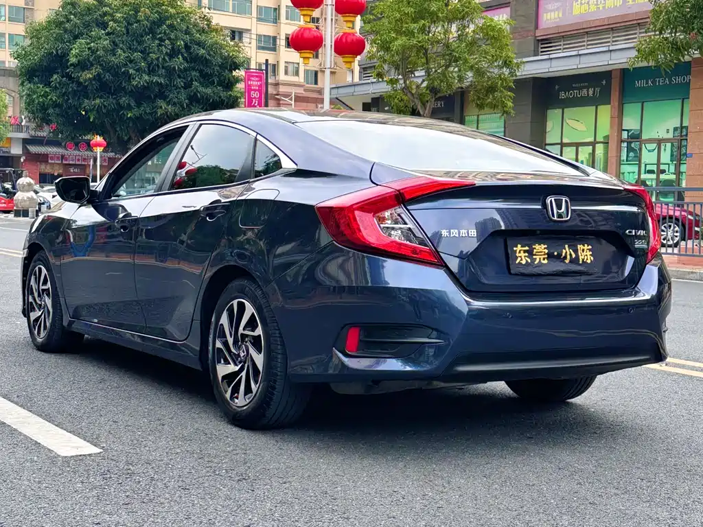 Honda Civic 2019 — фото 9