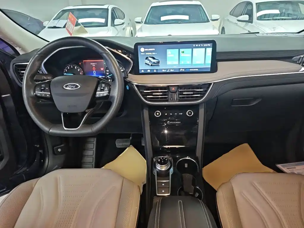 Ford Escape 2023 — фото 10