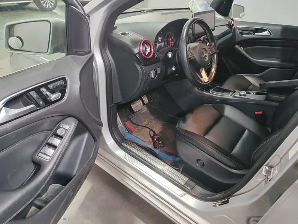 Mercedes-Benz B-Class 2015 — фото 16