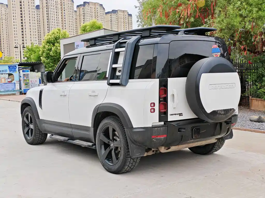 Land Rover Defender 2022 — фото 7