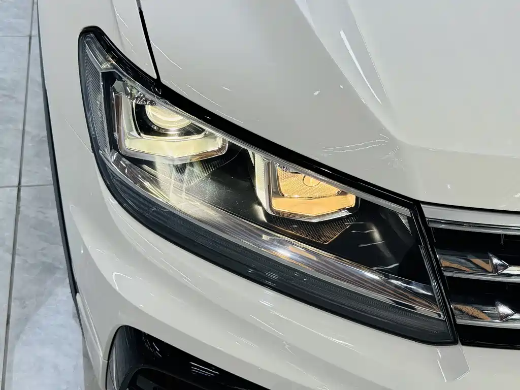 Volkswagen Tiguan L 2021