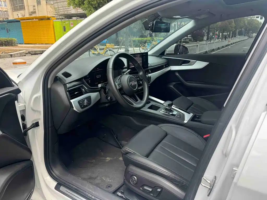 Audi A4L 2020