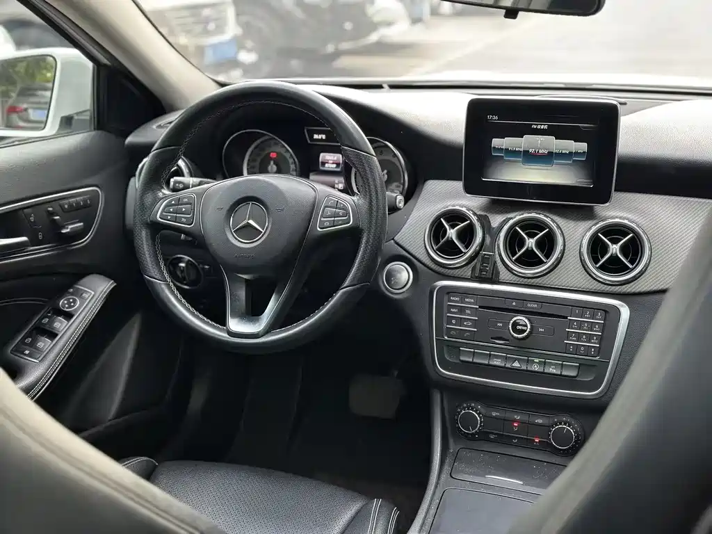 Mercedes-Benz GLA 2017 — фото 13