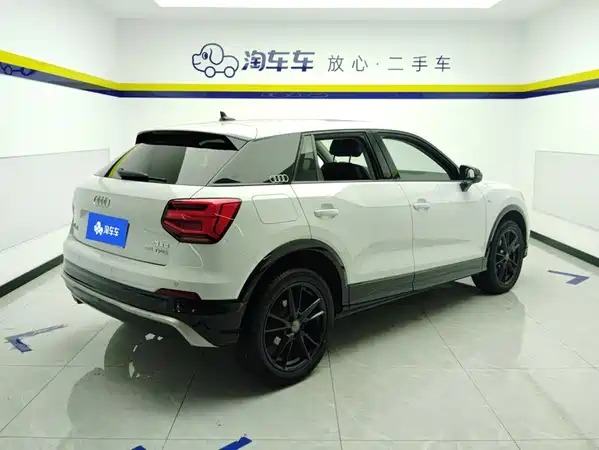 Audi Q2L 2021