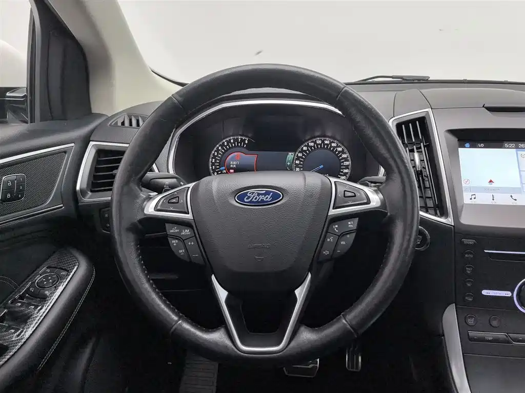 Ford Edge 2016 — фото 11