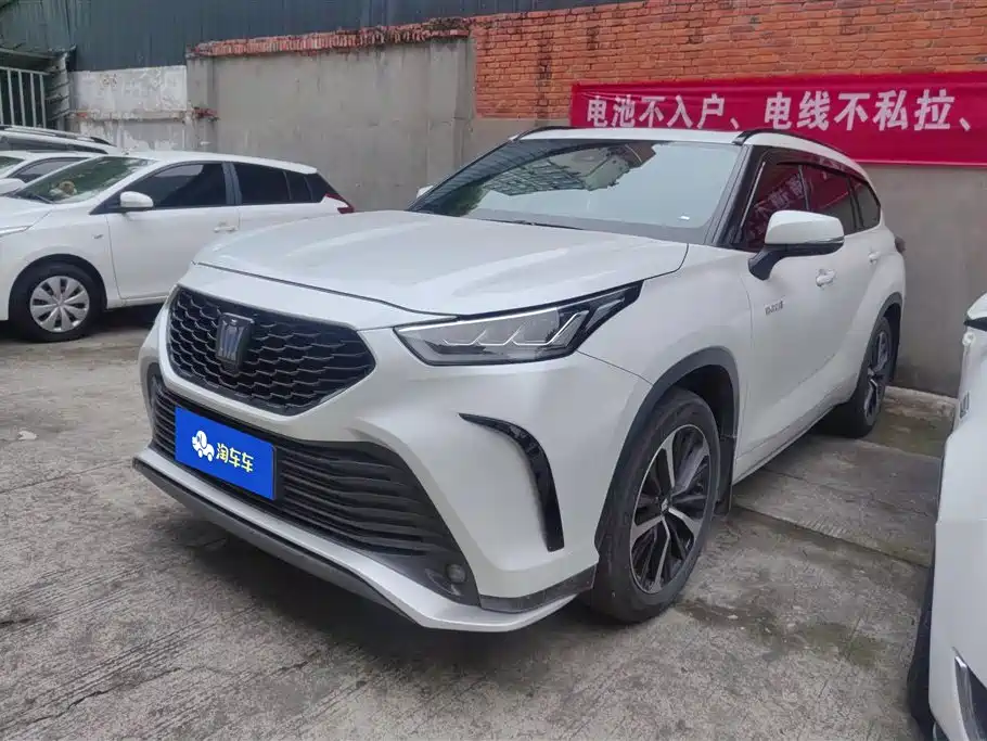 Toyota Crown Kluger 2024