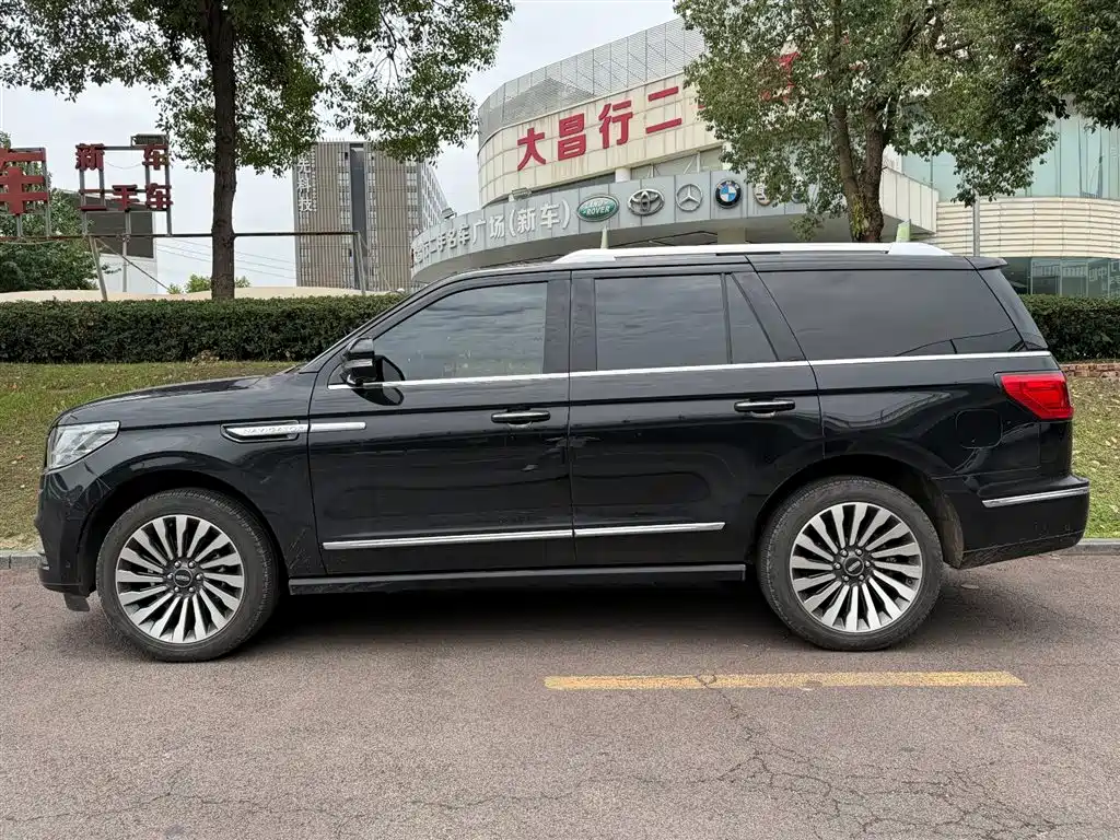 Lincoln Navigator 2021 — фото 3