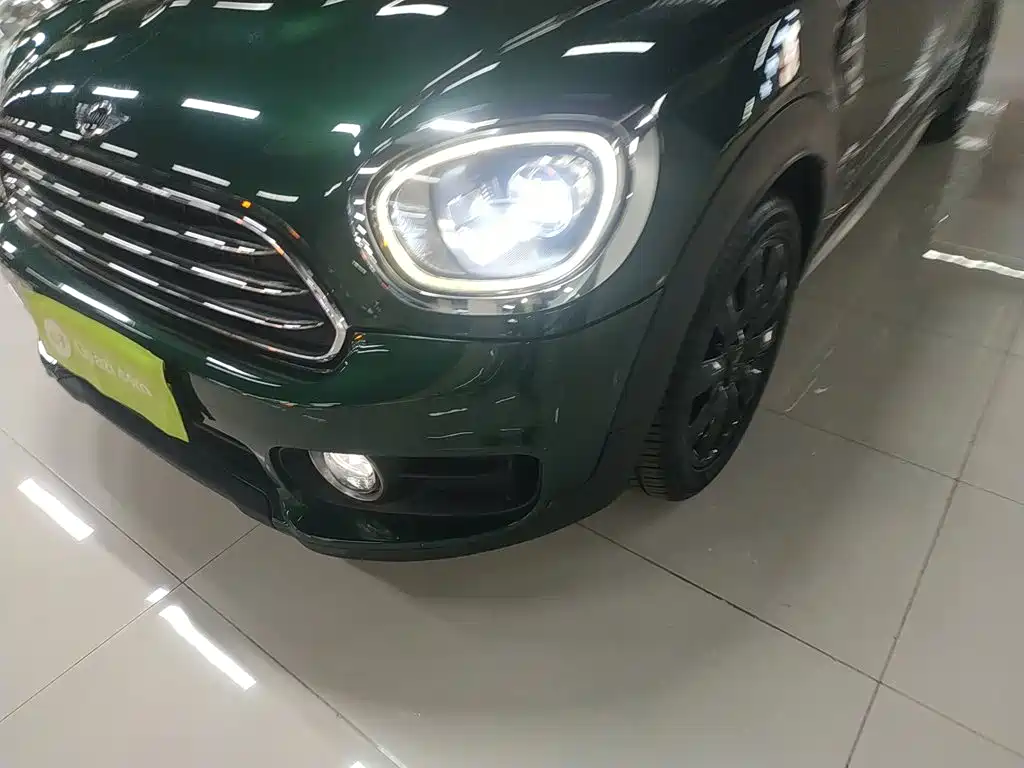 MINI Countryman 2018 — фото 18
