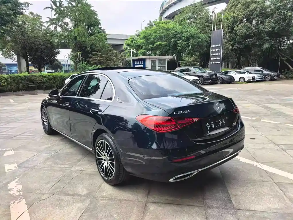Mercedes-Benz C-Class 2024
