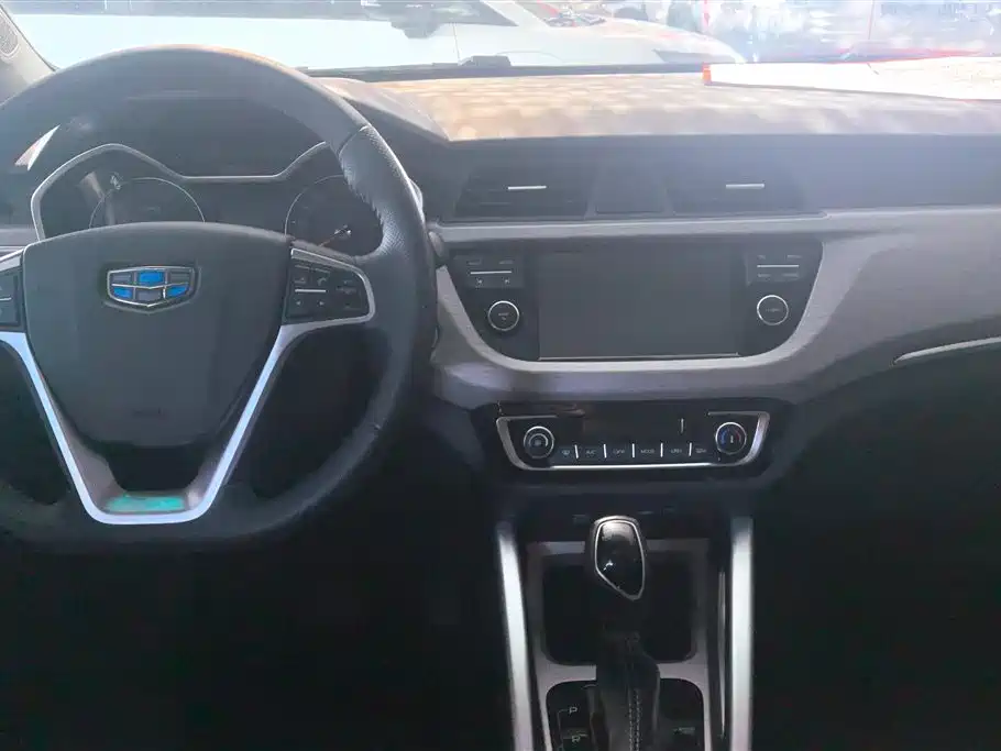 Geely Vision X3 2019 — фото 12