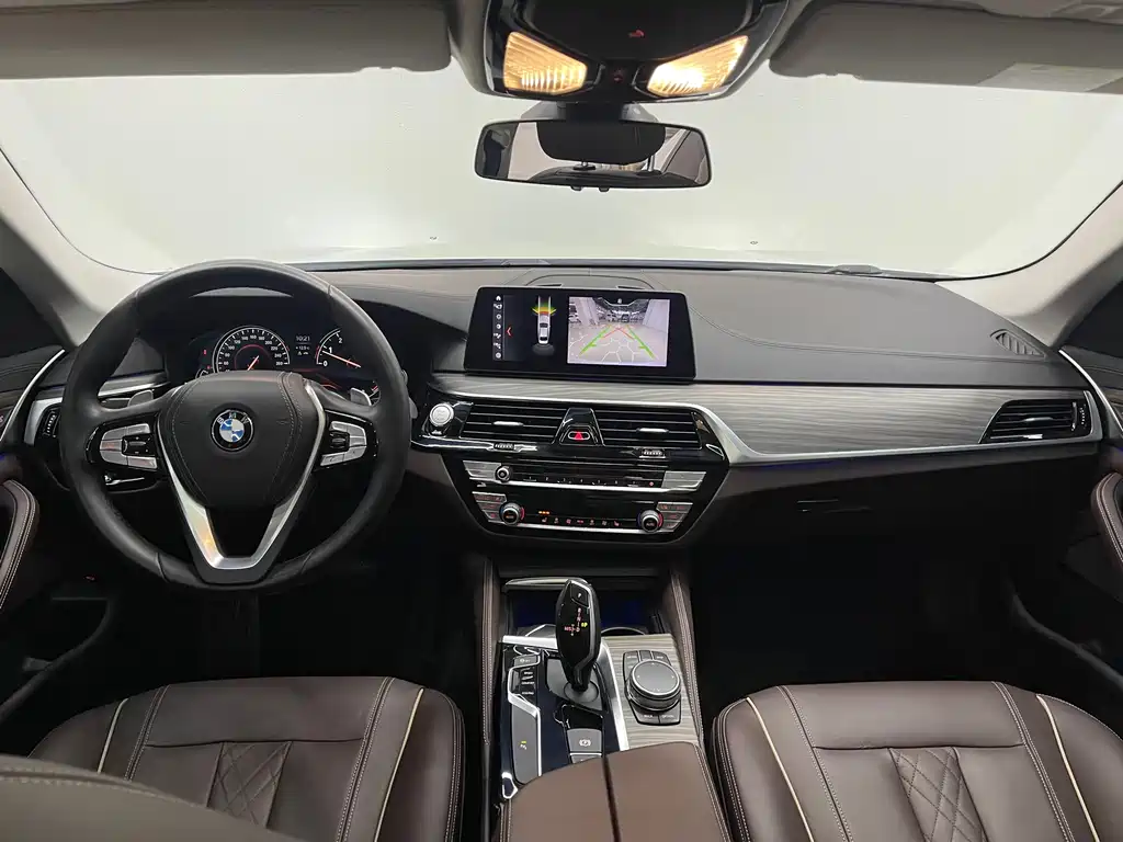 BMW 5 Series 2018 — фото 7