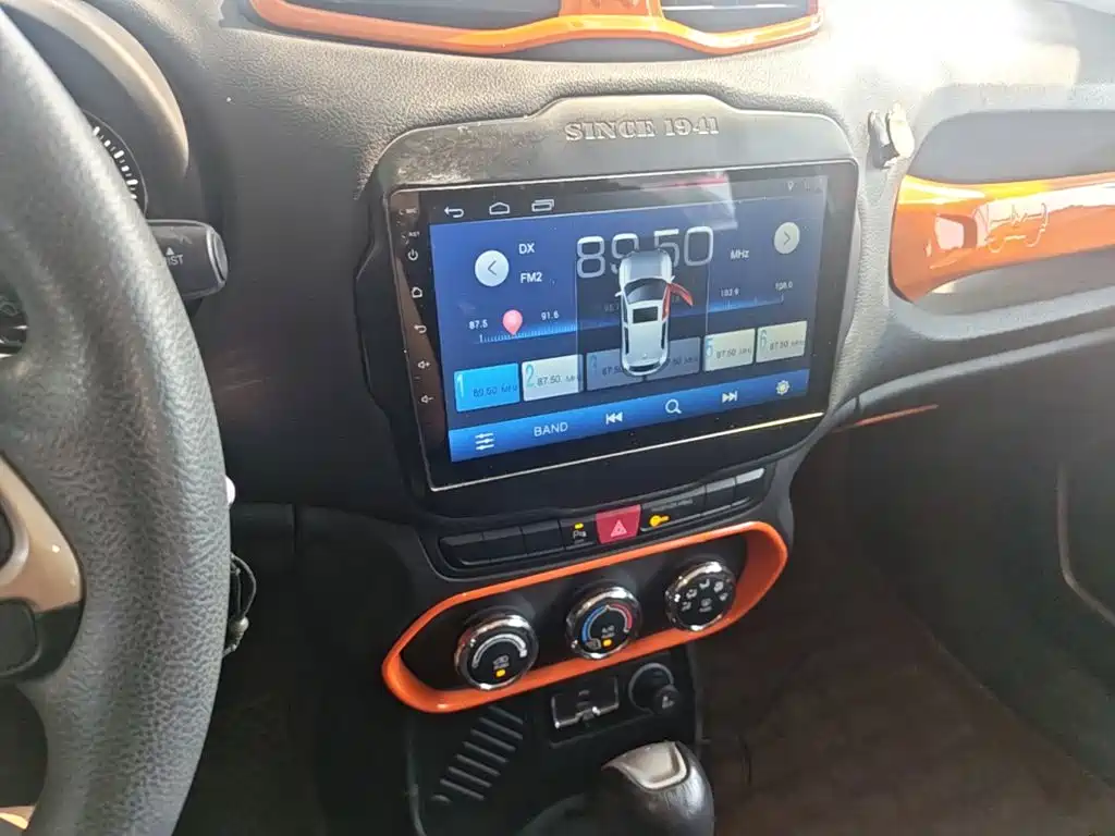 Jeep Renegade 2018 — фото 13
