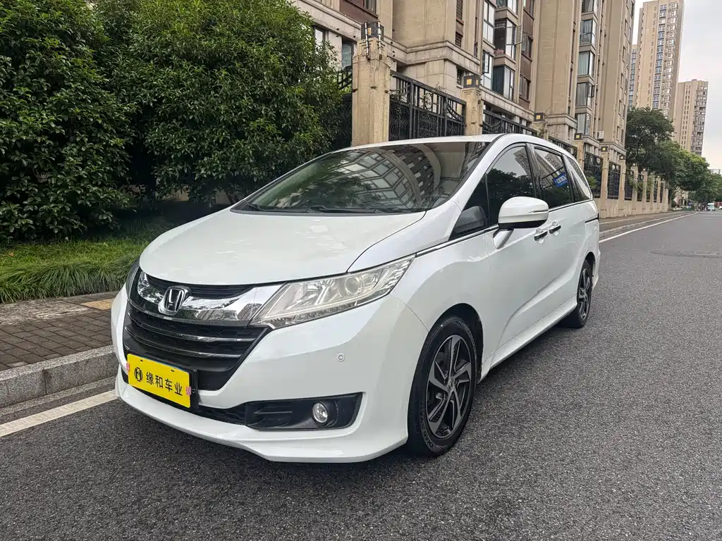 Honda Odyssey 2018 — фото 1