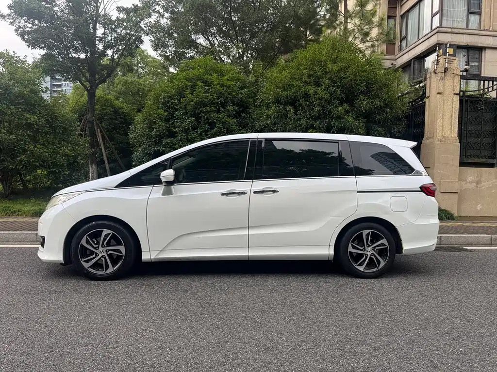 Honda Odyssey 2018 — фото 3