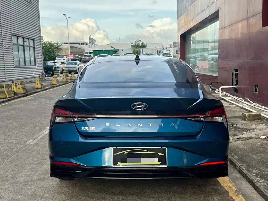 Hyundai Elantra 2021
