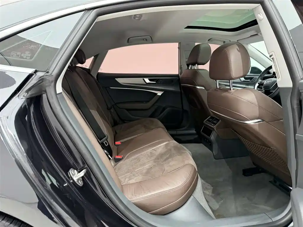 Audi A7L 2022 — фото 20