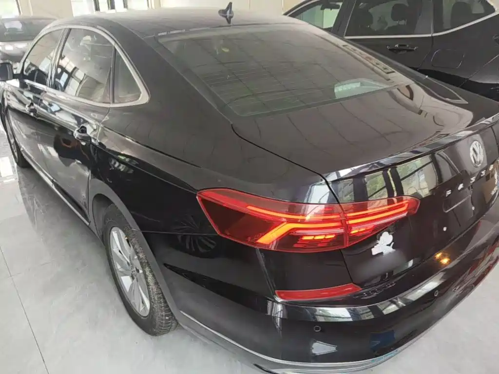 Volkswagen Passat PHEV 2020 — фото 5