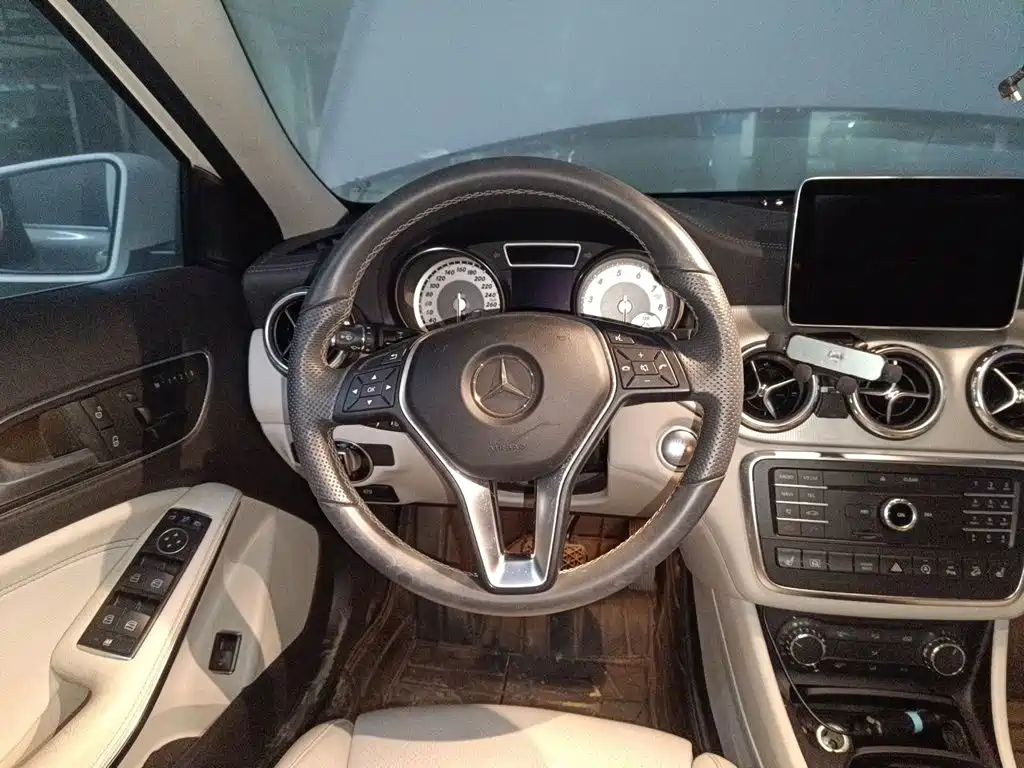 Mercedes-Benz GLA 2016 — фото 3