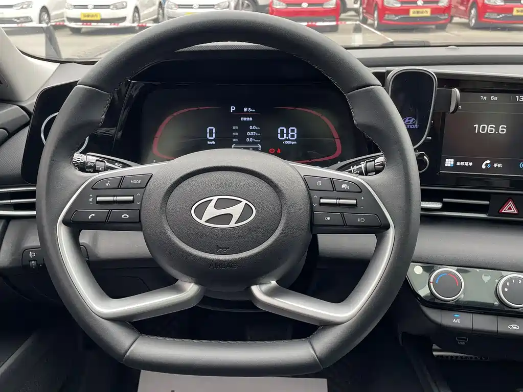 Hyundai Elantra 2023 — фото 15