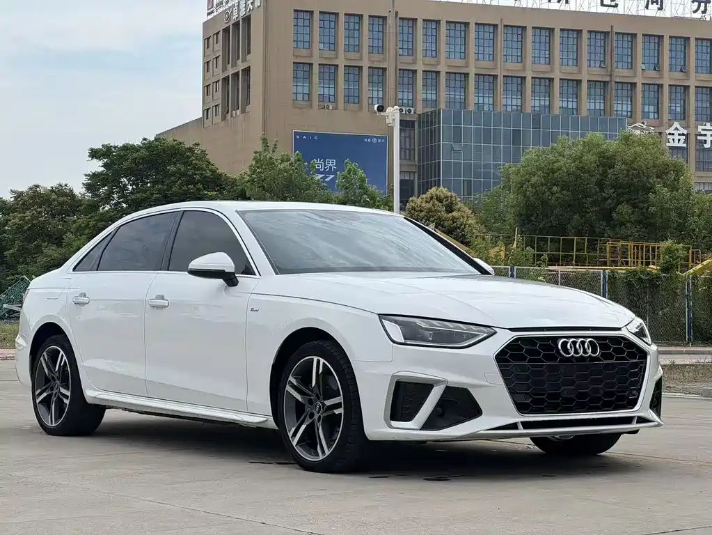 Audi A4L 2022 — фото 7