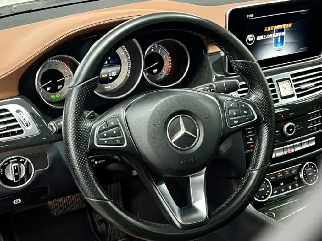 Mercedes-Benz CLS 2017 — фото 11