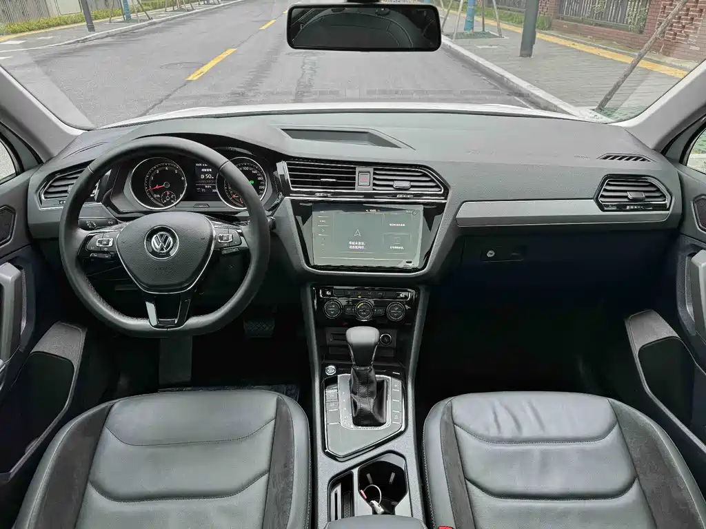 Volkswagen Tiguan L 2021 — фото 12