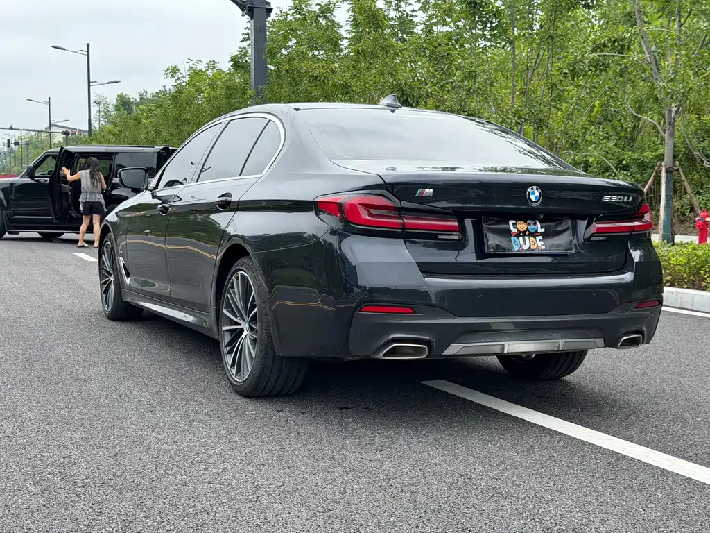 BMW 5 Series 2022 — фото 15