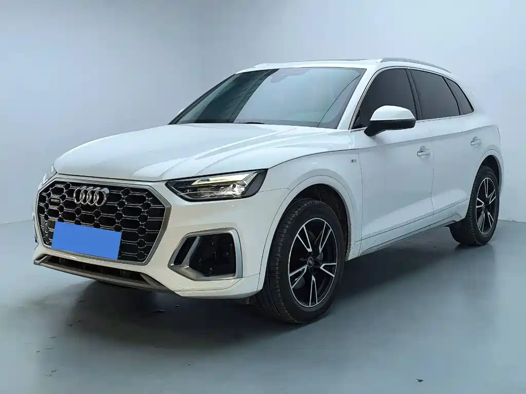 Audi Q5L 2023 — фото 1