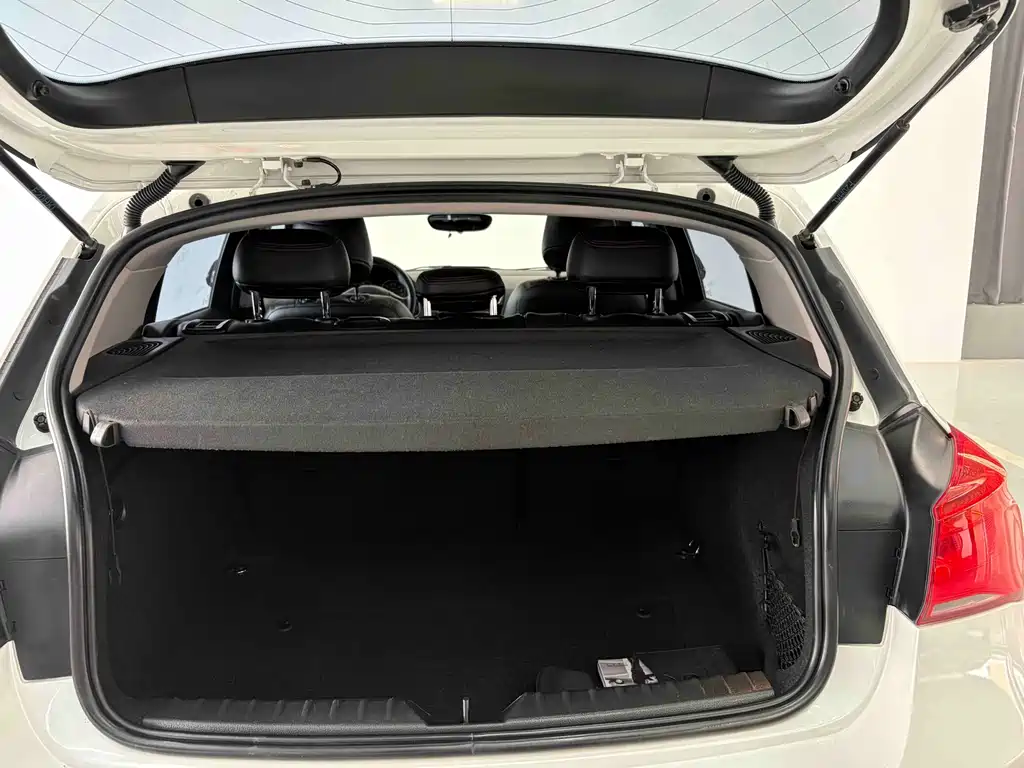 BMW 1 Series 2015 — фото 12