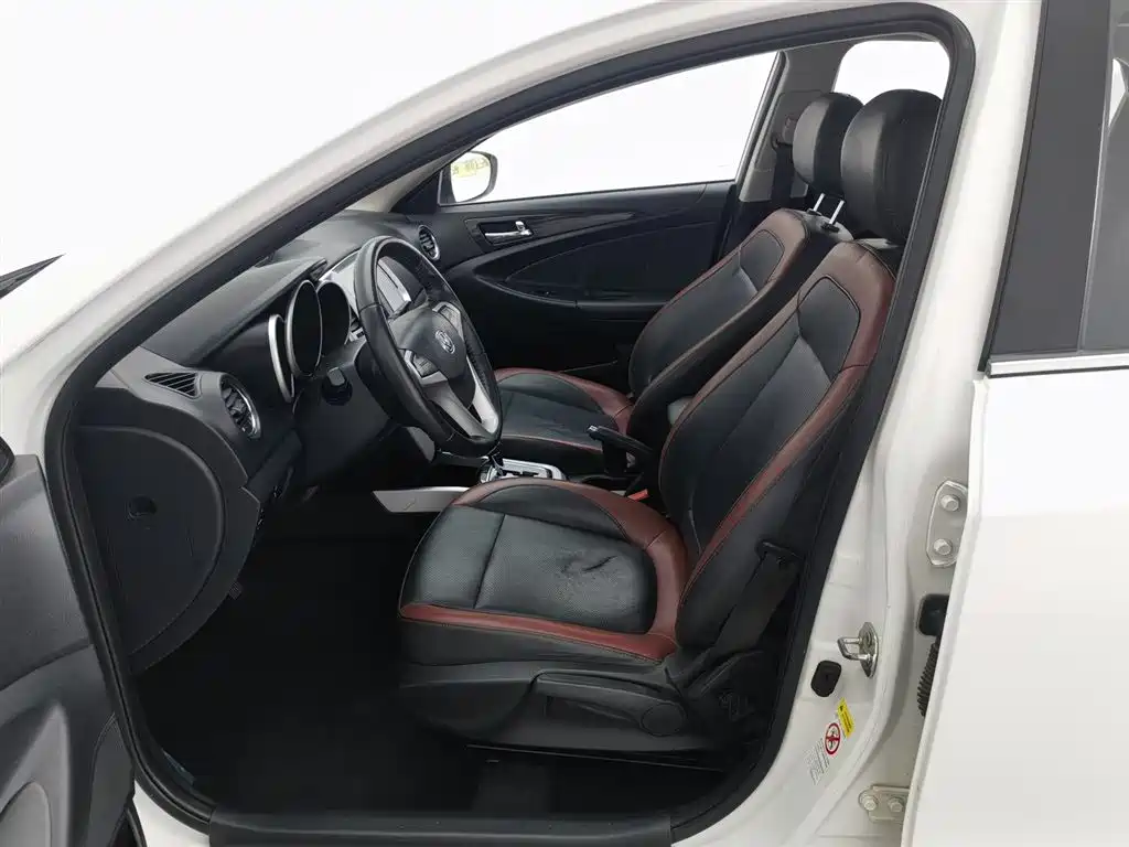 Changan Eado XT 2014 — фото 10