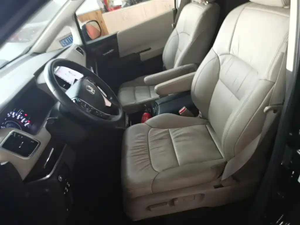 Honda Odyssey 2016 — фото 15