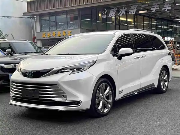 Toyota Sienna 2023