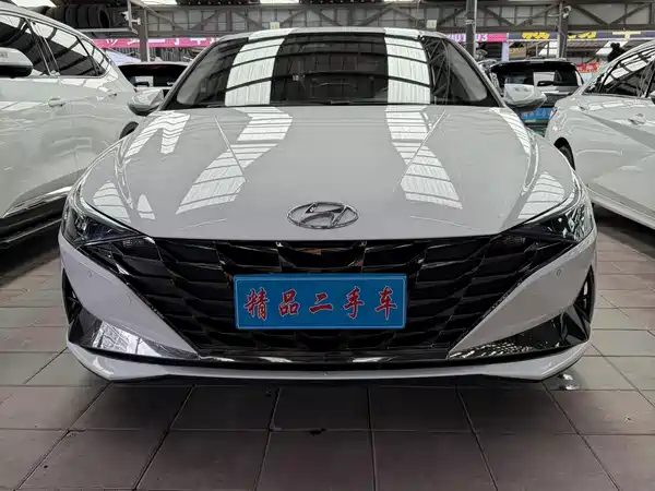Hyundai Elantra 2023