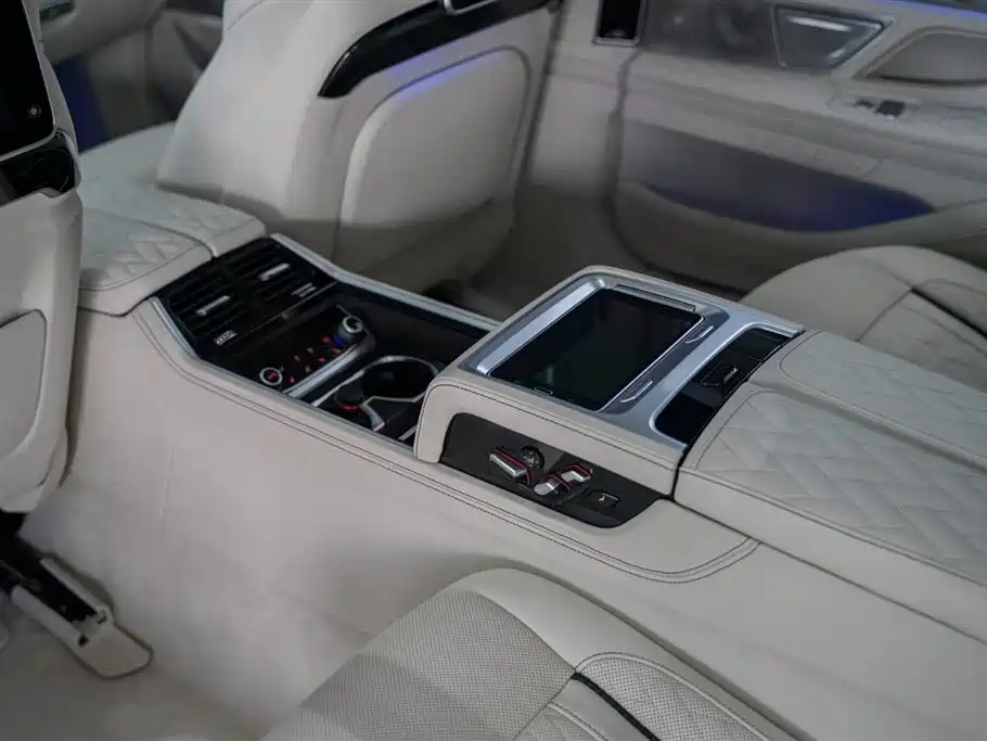 BMW 7 Series 2020 — фото 15