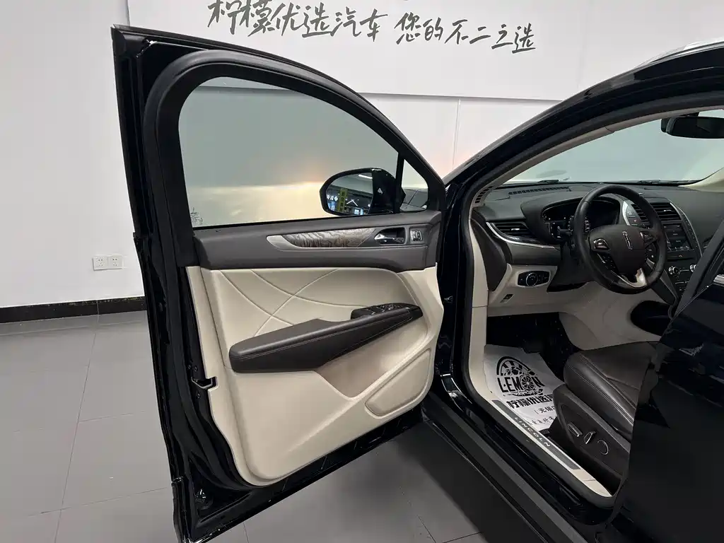 Lincoln MKC 2018 — фото 13