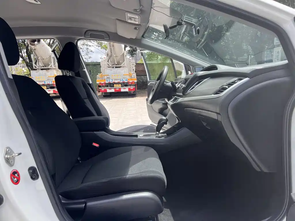 Honda Jade 2017