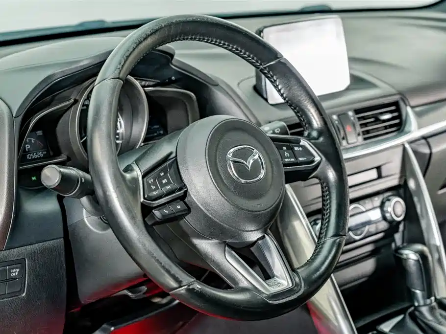 Mazda CX-4 2018 — фото 10
