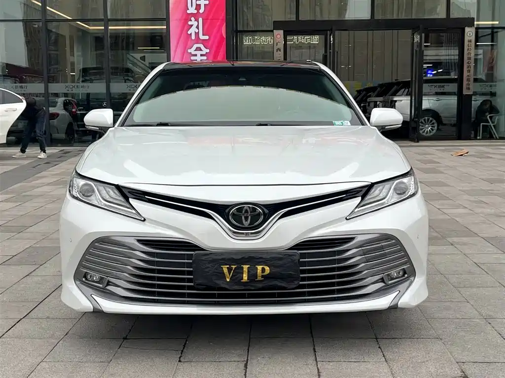Toyota Camry 2020 — фото 2