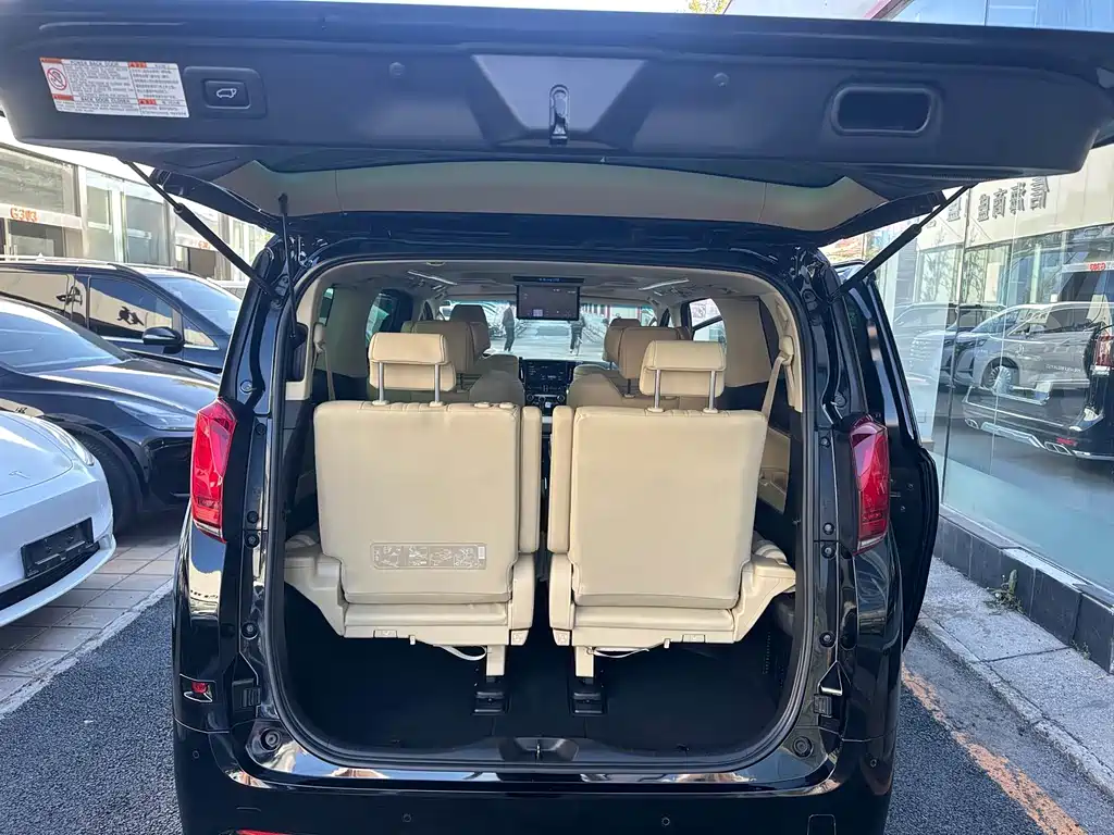 Toyota Alphard 2020 — фото 5