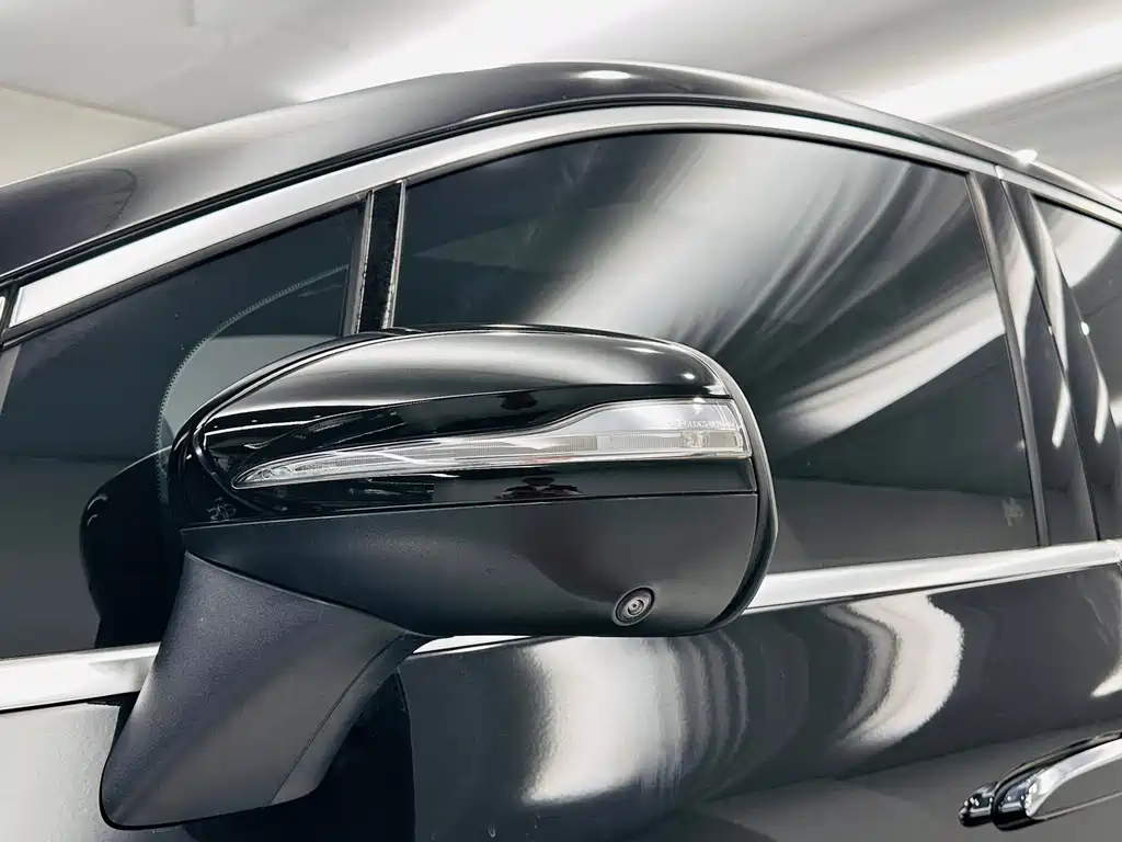 Mercedes-Benz EQS SUV 2023 — фото 9
